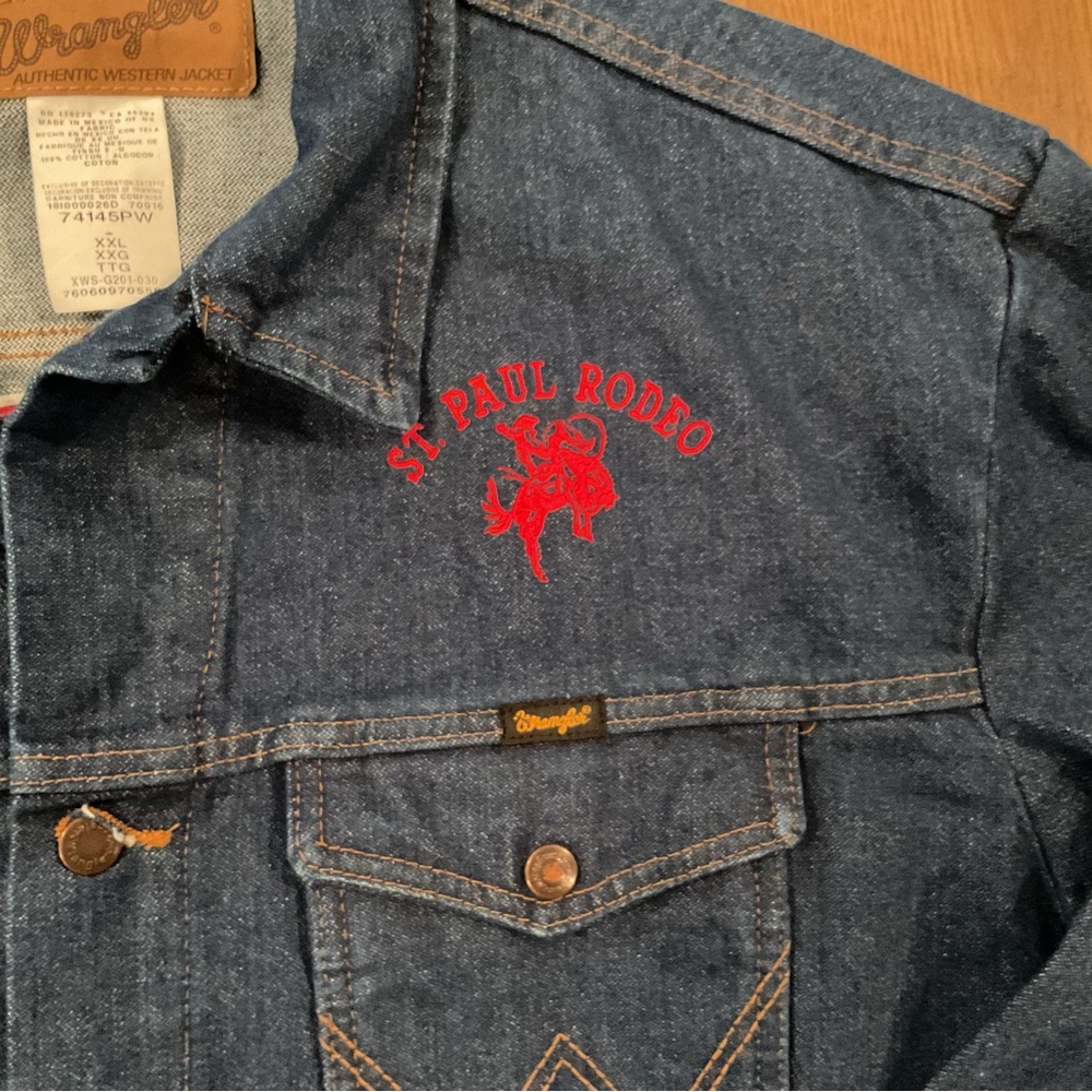 Wrangler Men's Dark Blue Denim Jacket St Paul Rodeo Embroidered NWOT - Picture 3 of 9